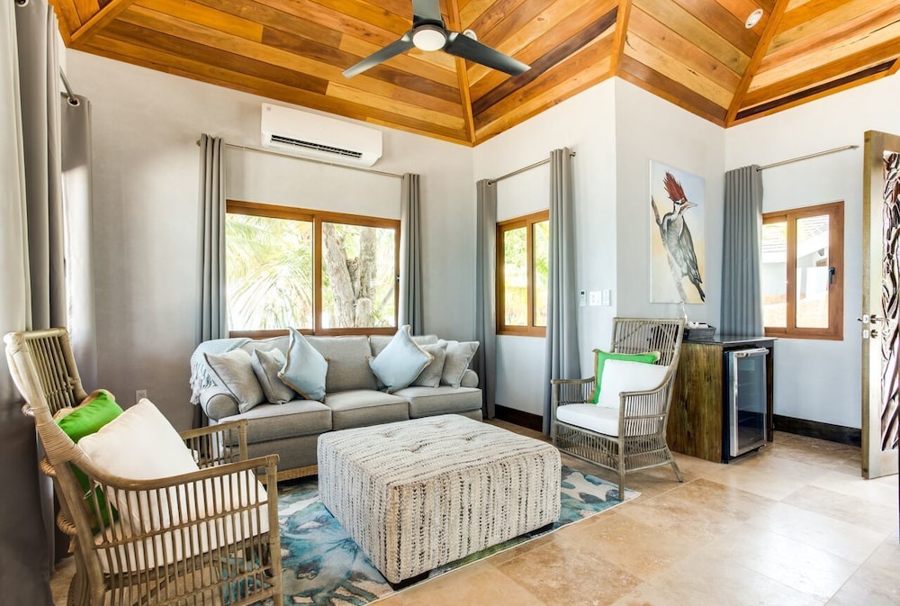 The Enclave- Private Island 27/50
