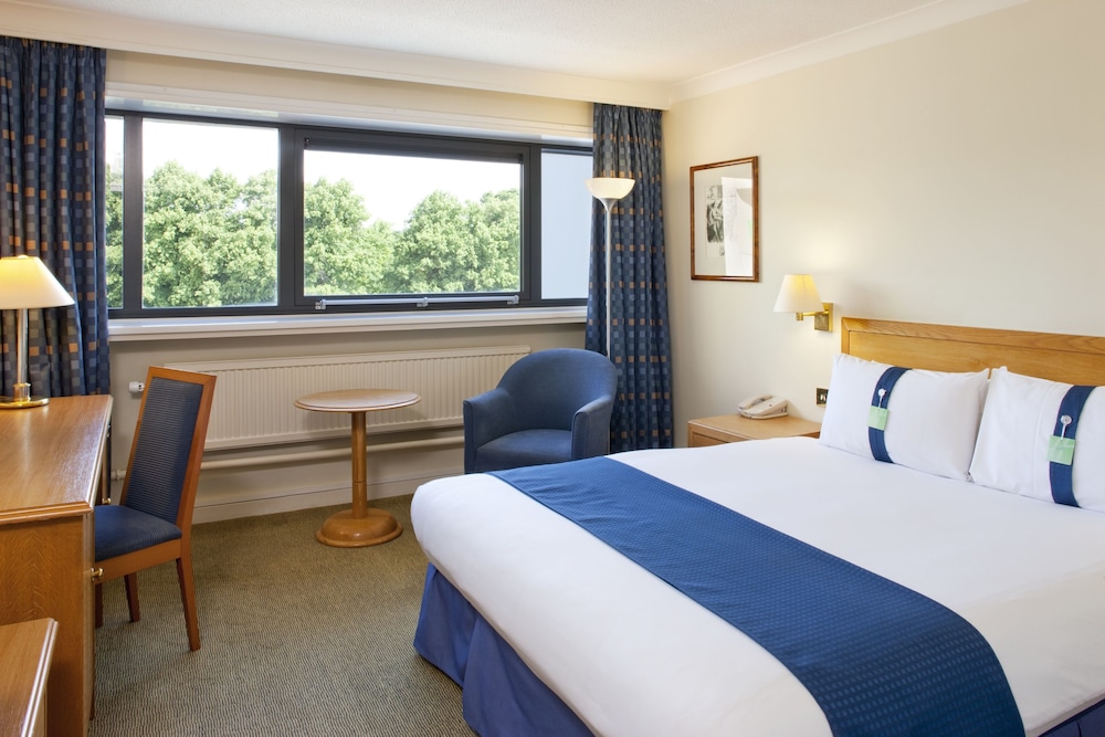 HOLIDAY INN CARDIFF CITY CENTRE 14/64