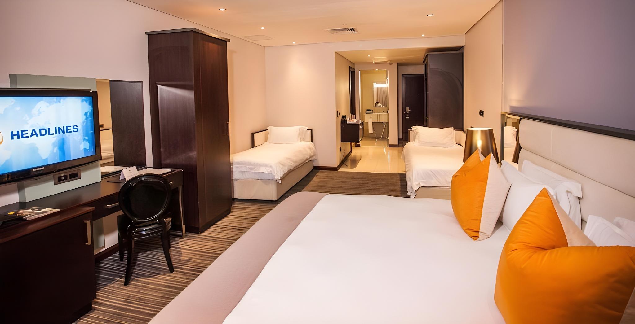 Family, Quadruple, Multiple Beds, Partial Ocean View، Coastlands Umhlanga Hotel 2/2
