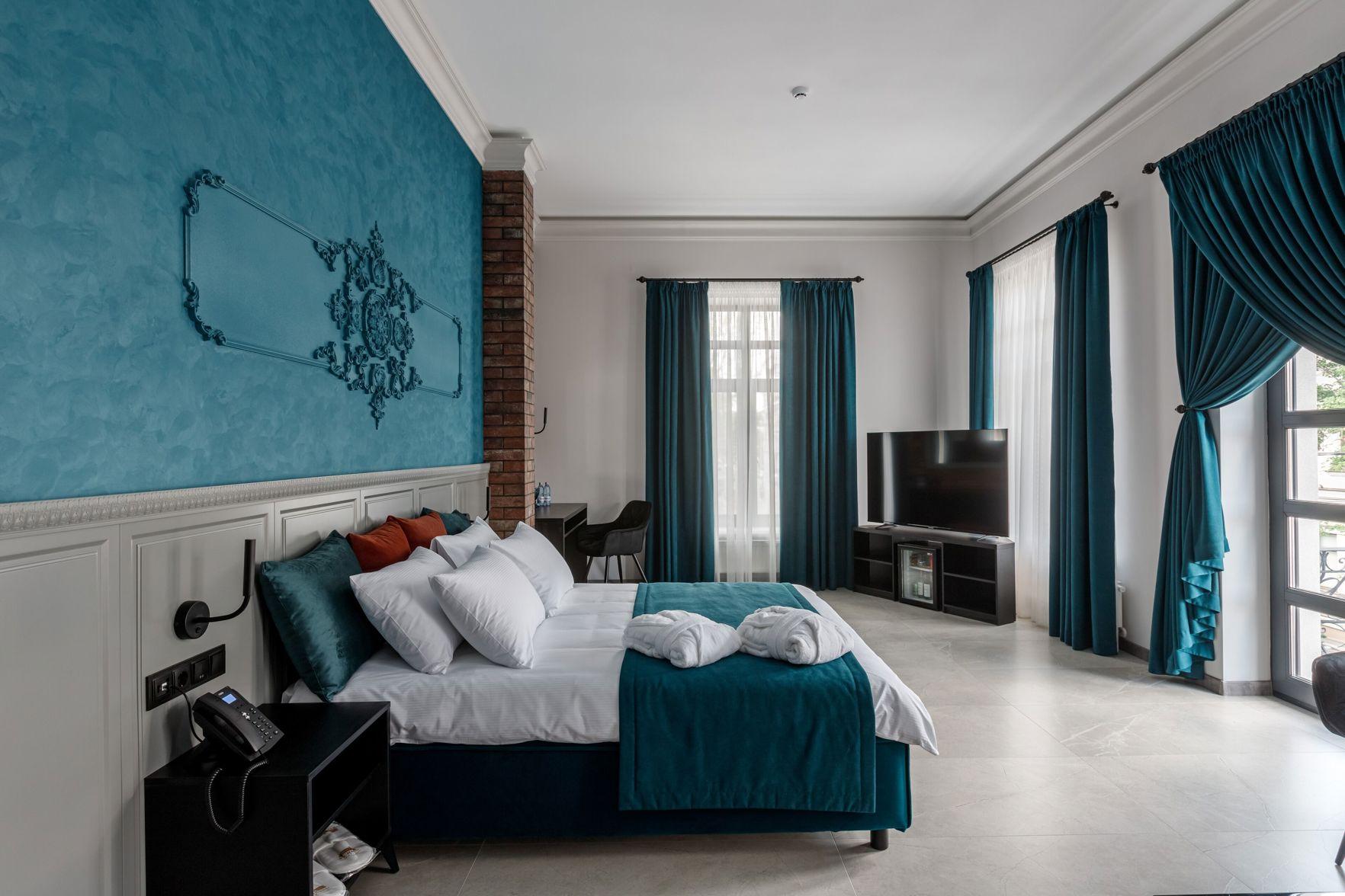 Exclusive, Suite