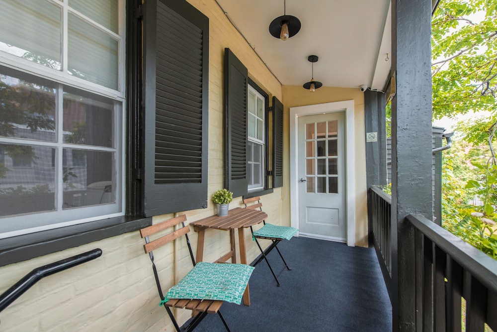 The Georgetown House 24/50