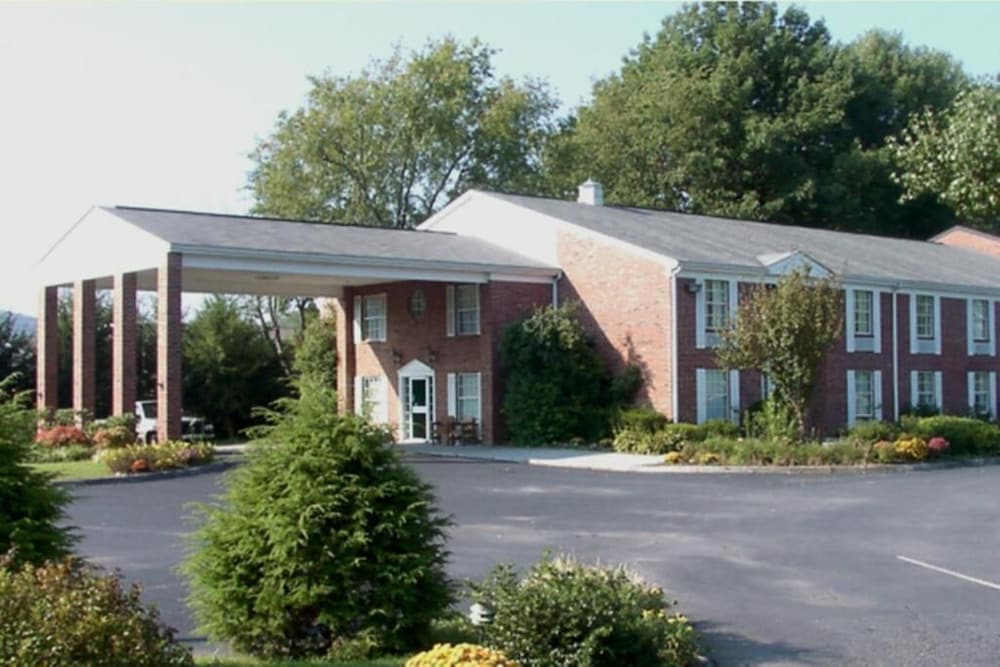 Americourt Hotel 2/39