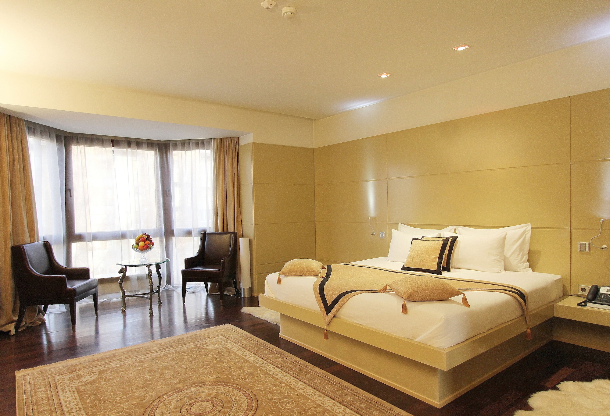 PRESIDENTIAL, SUITE