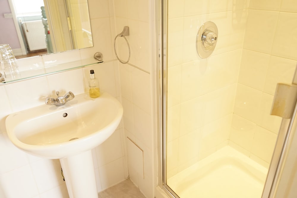 Regency Hotel 45/50