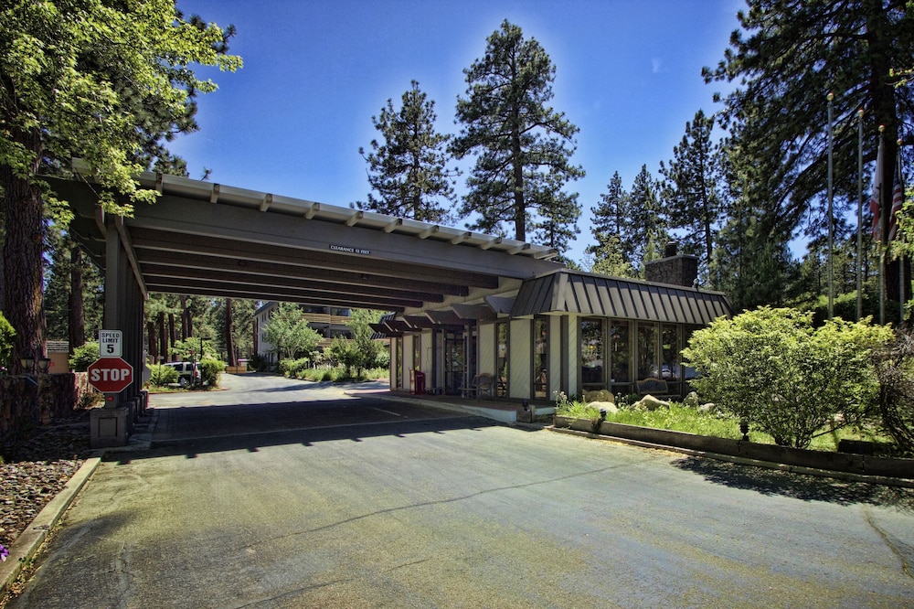 Hotel Azure Tahoe 22/39