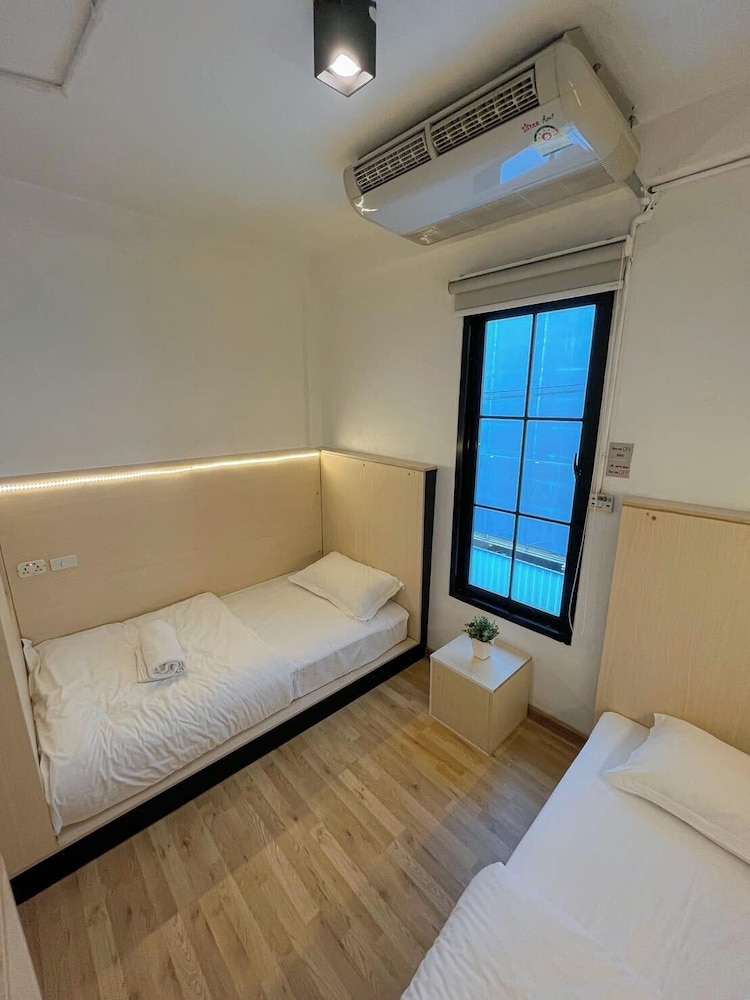 Bed To Bangkok 12/50