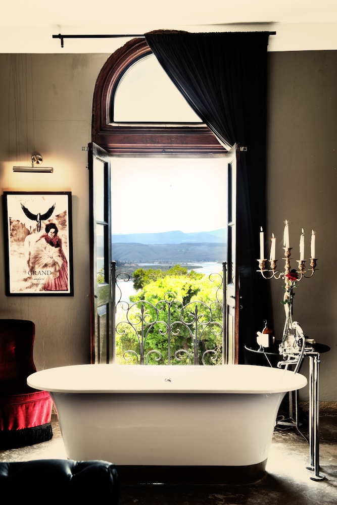 Grand Cafe & Rooms 28/33