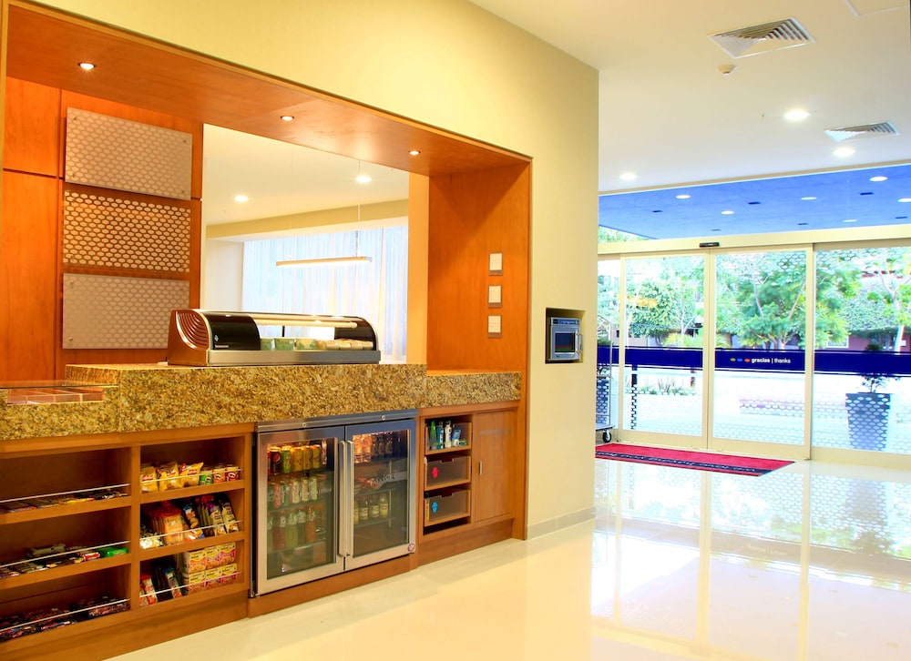 Hampton Inn by Hilton Guadalajara/Expo 7/48