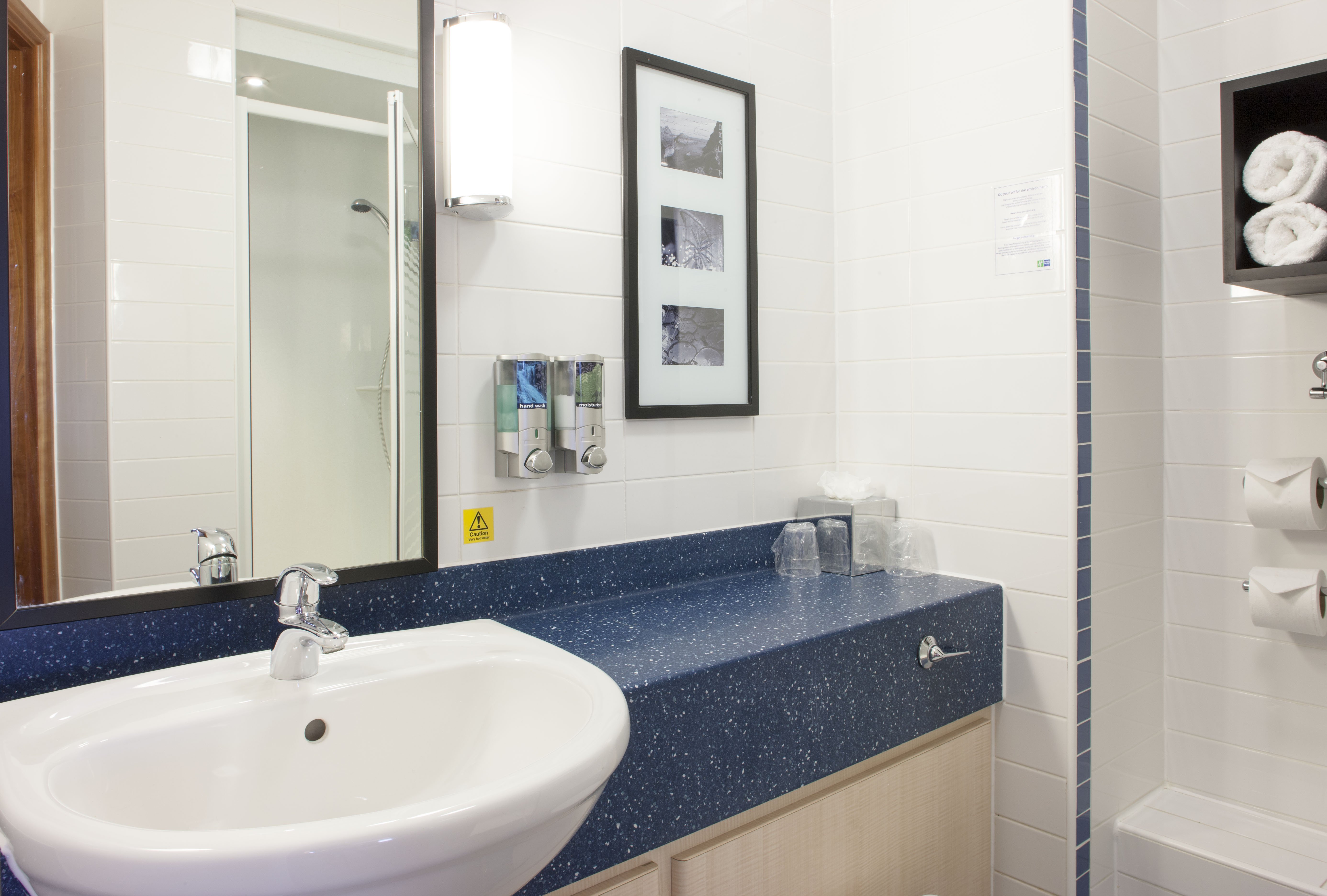 HOLIDAY INN EXPRESS SHREWSBURY 39/40