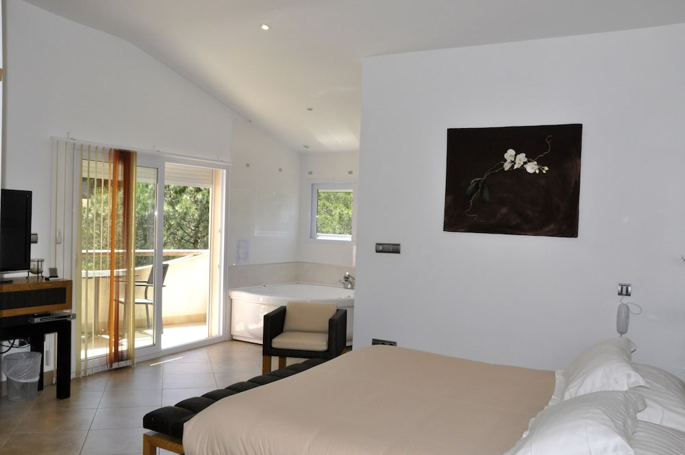 Private Hotel 10/50