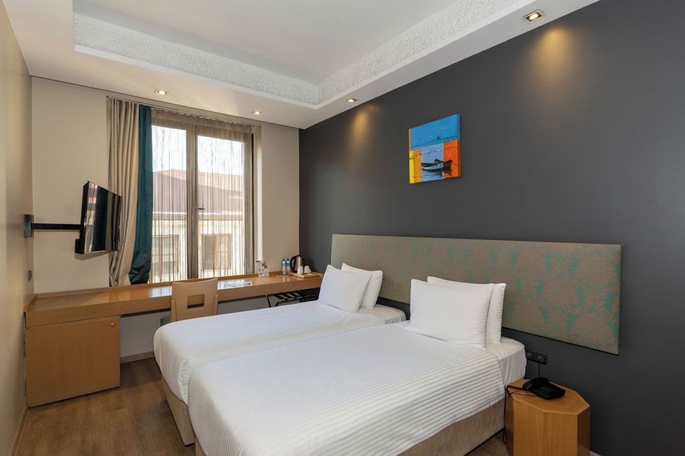 STANDARD, DOUBLE OR TWIN BED