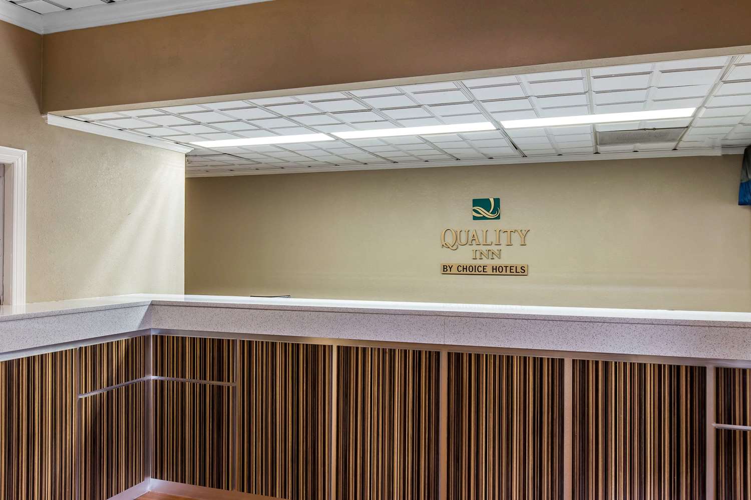 Quality Inn Savannah Midtown photo3