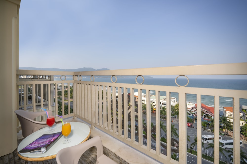 BlueSun Danang Beach Hotel 63/67