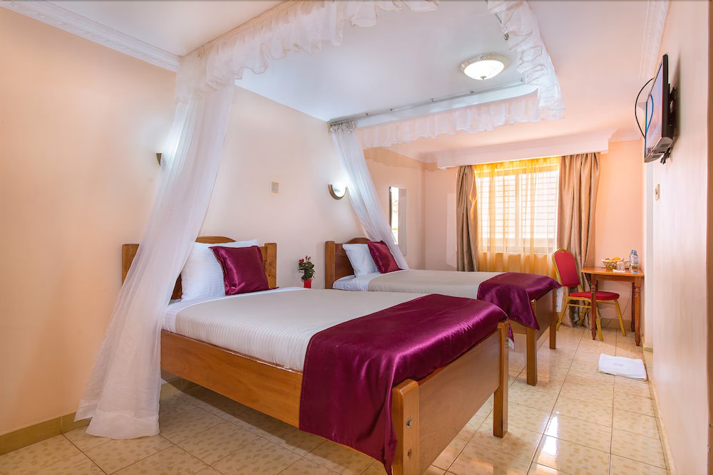 Phoenicia Hotel 18/50