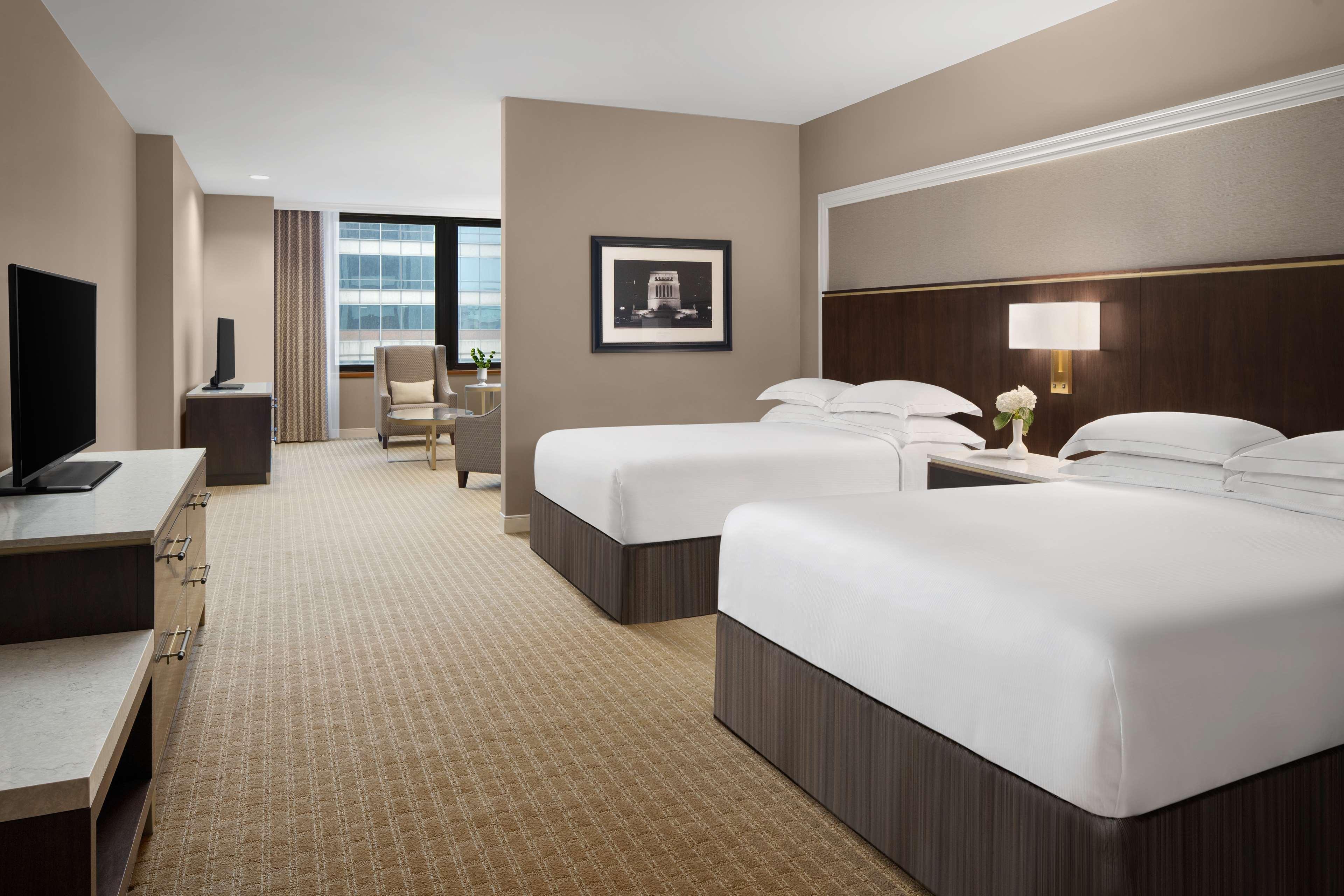 JUNIOR SUITE, 2 QUEEN BEDS, SOFA, LIVING AREA