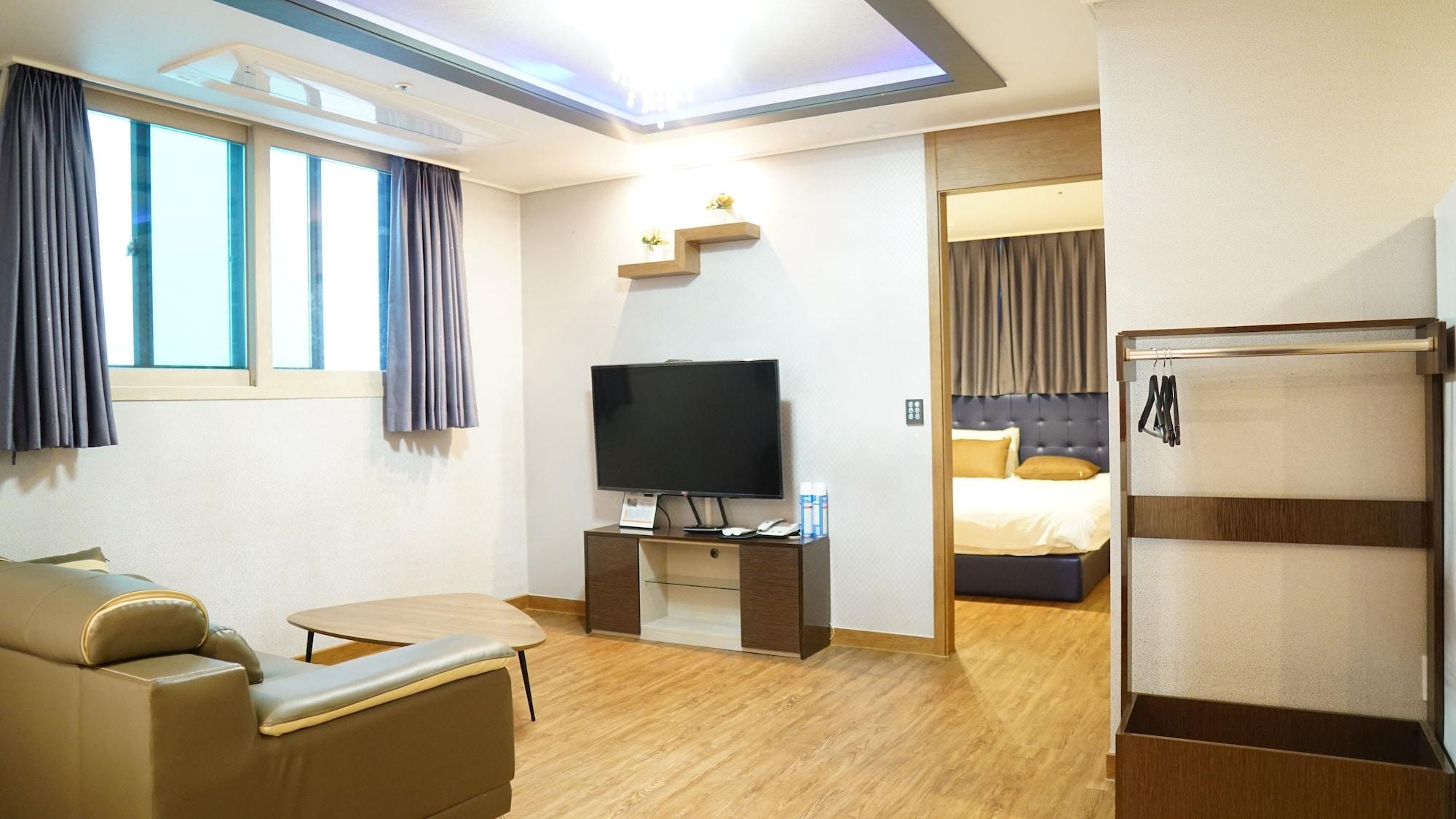 The Port Hotel Busan 40/55