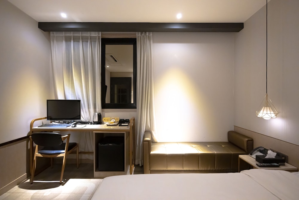 Hound Hotel Seomyeon-Bumcheon 41/50