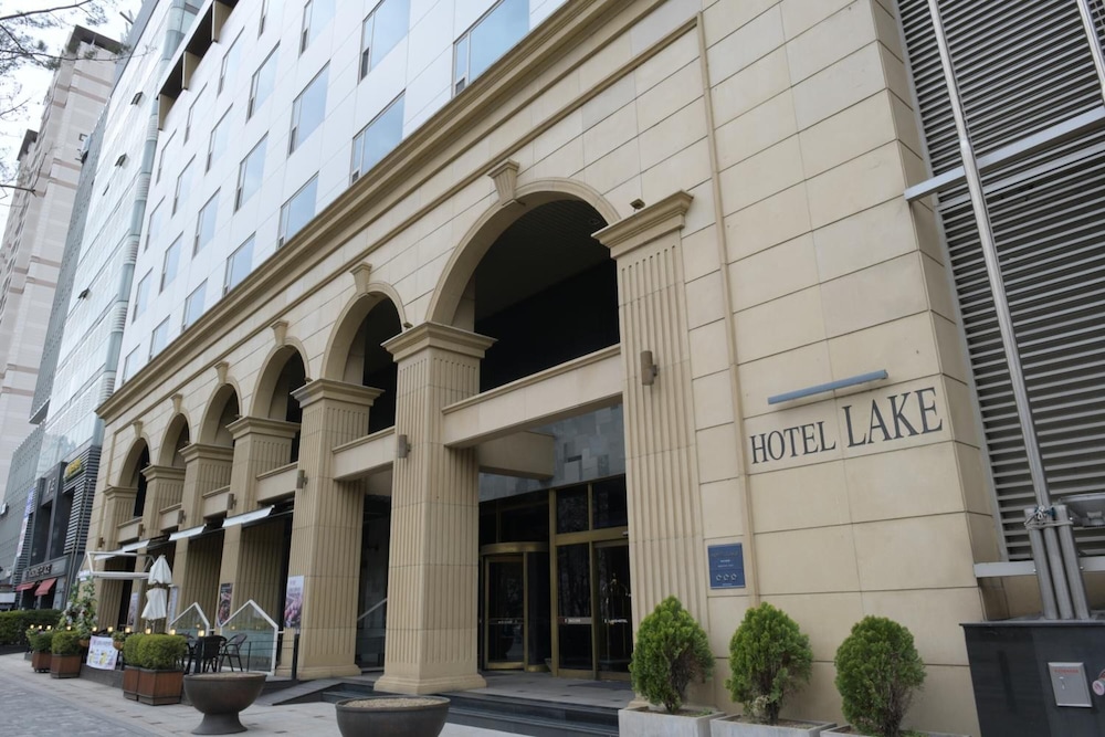 Hotel Lake 8/54