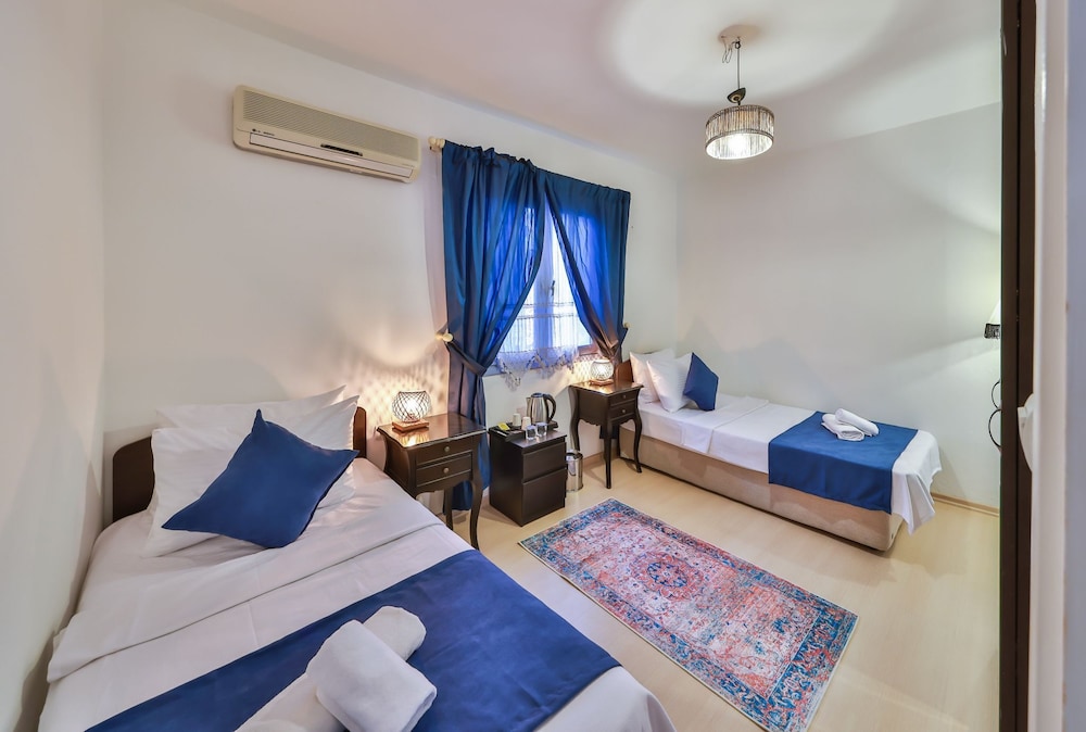 ECONOMY, TWIN BEDS