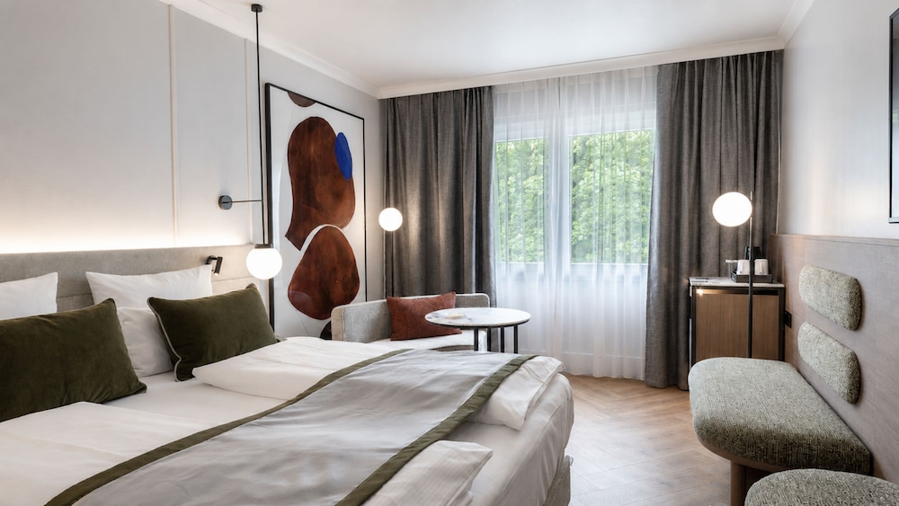 Renovated, King Bed, Garden View, Top Floor