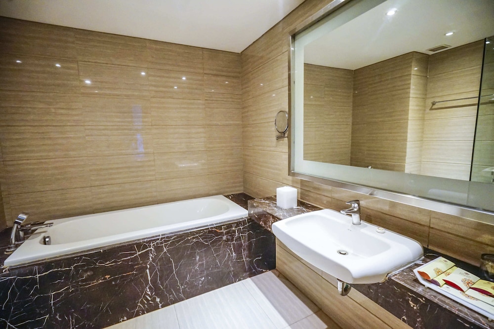 Grand Tjokro Premiere Bandung 34/56