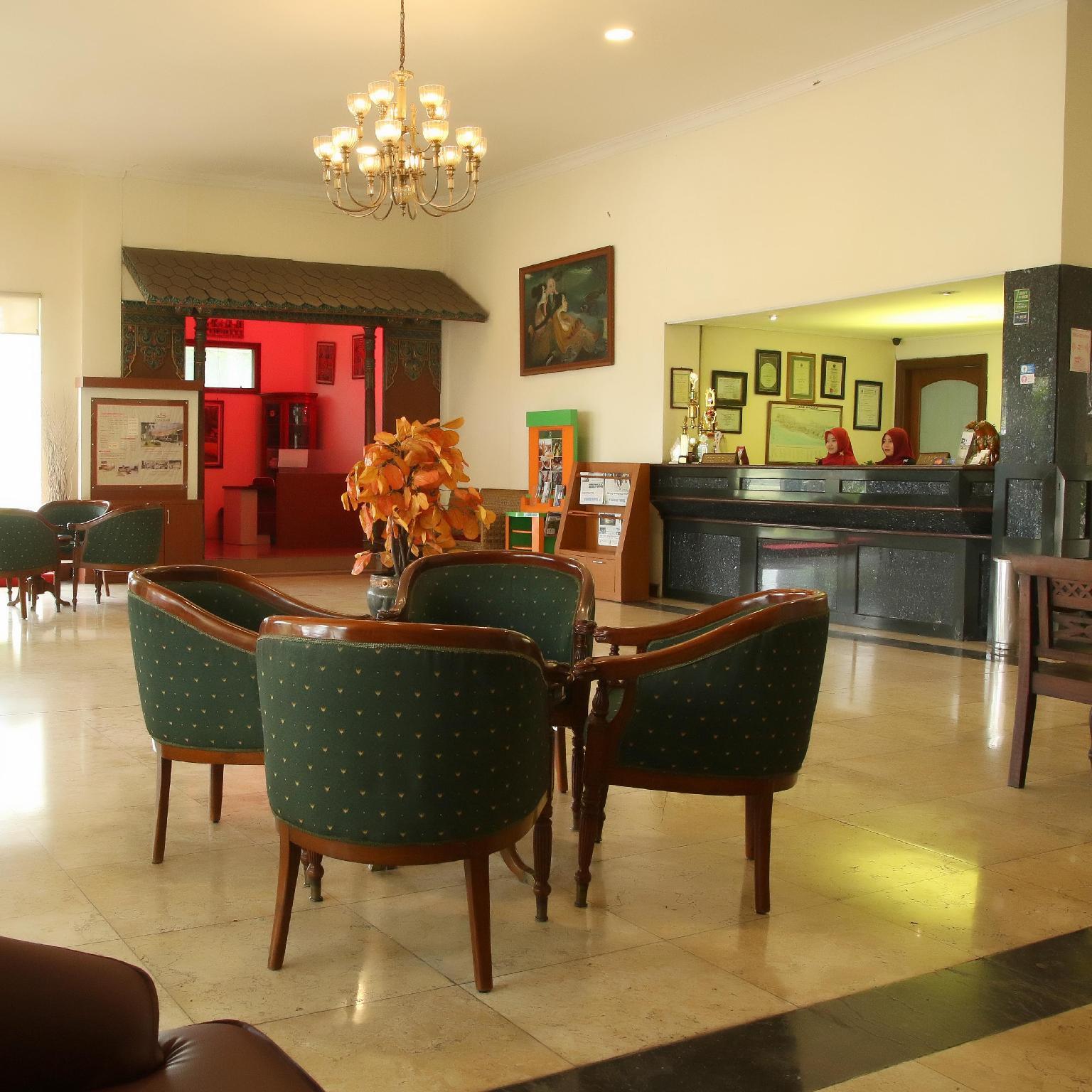 Candisari Hotel & Resto 20/28
