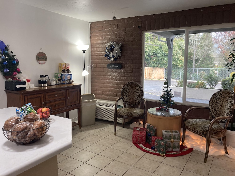 Travelodge by Wyndham Canyonville 33/45