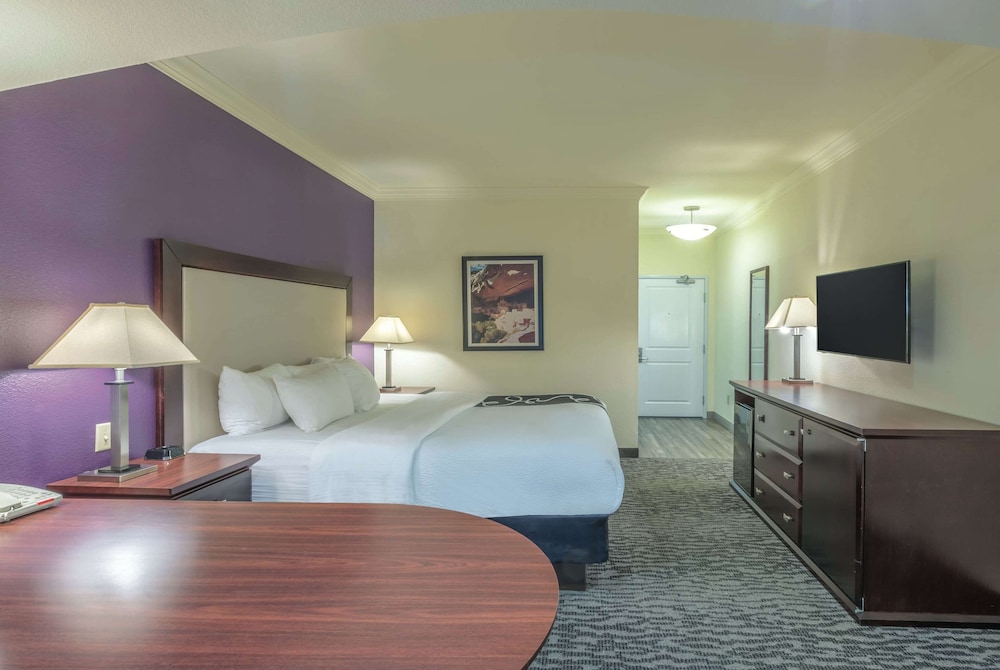 La Quinta Inn & Suites by Wyndham Loveland 18/45