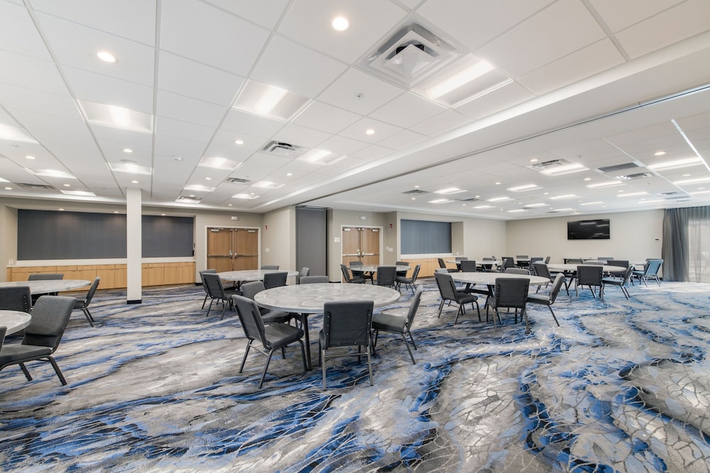 Fairfield Inn & Suites by Marriott Knoxville Clinton 25/33