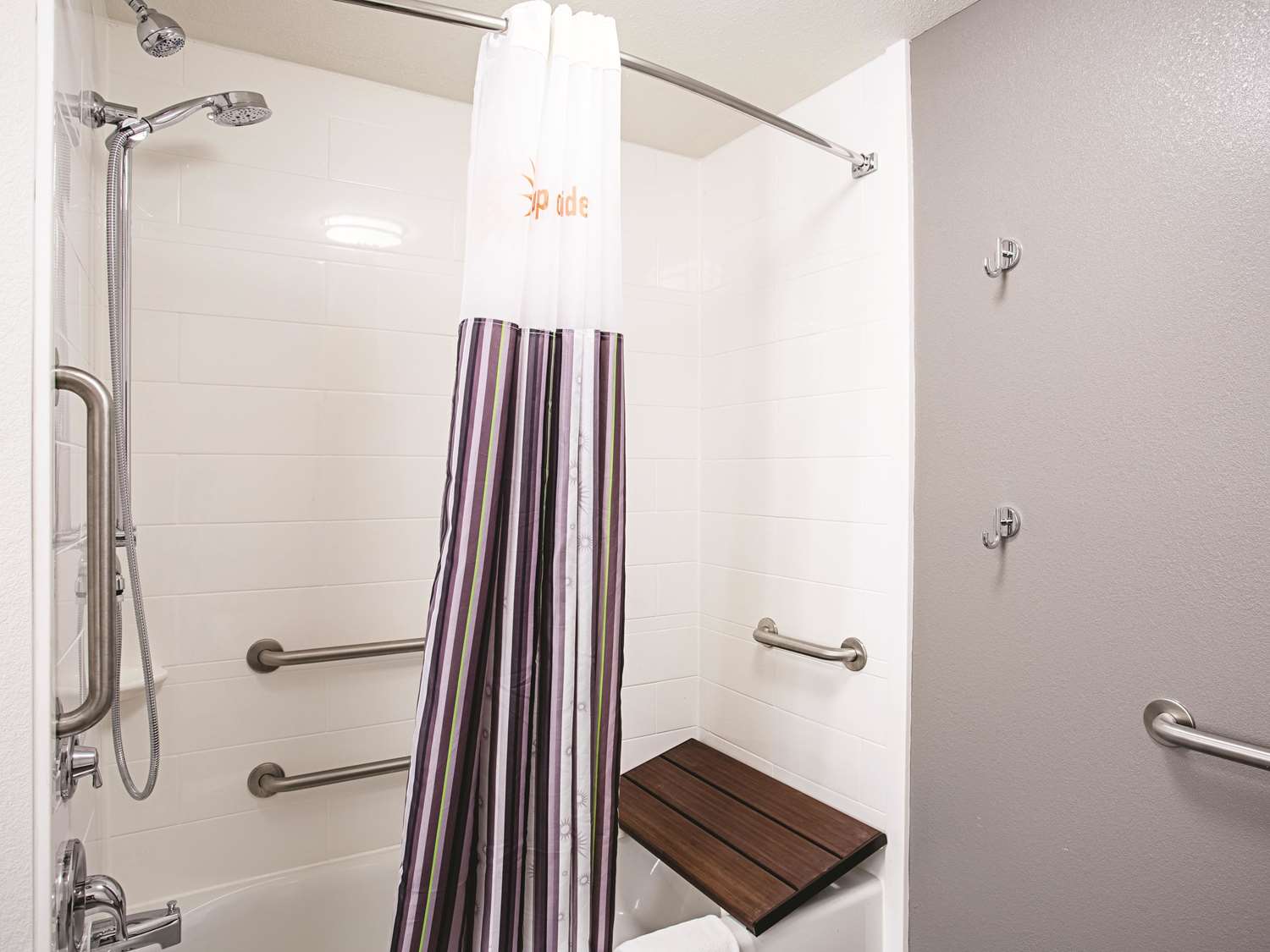 La Quinta Inn & Suites by Wyndham Baltimore N / White Marsh 46/46