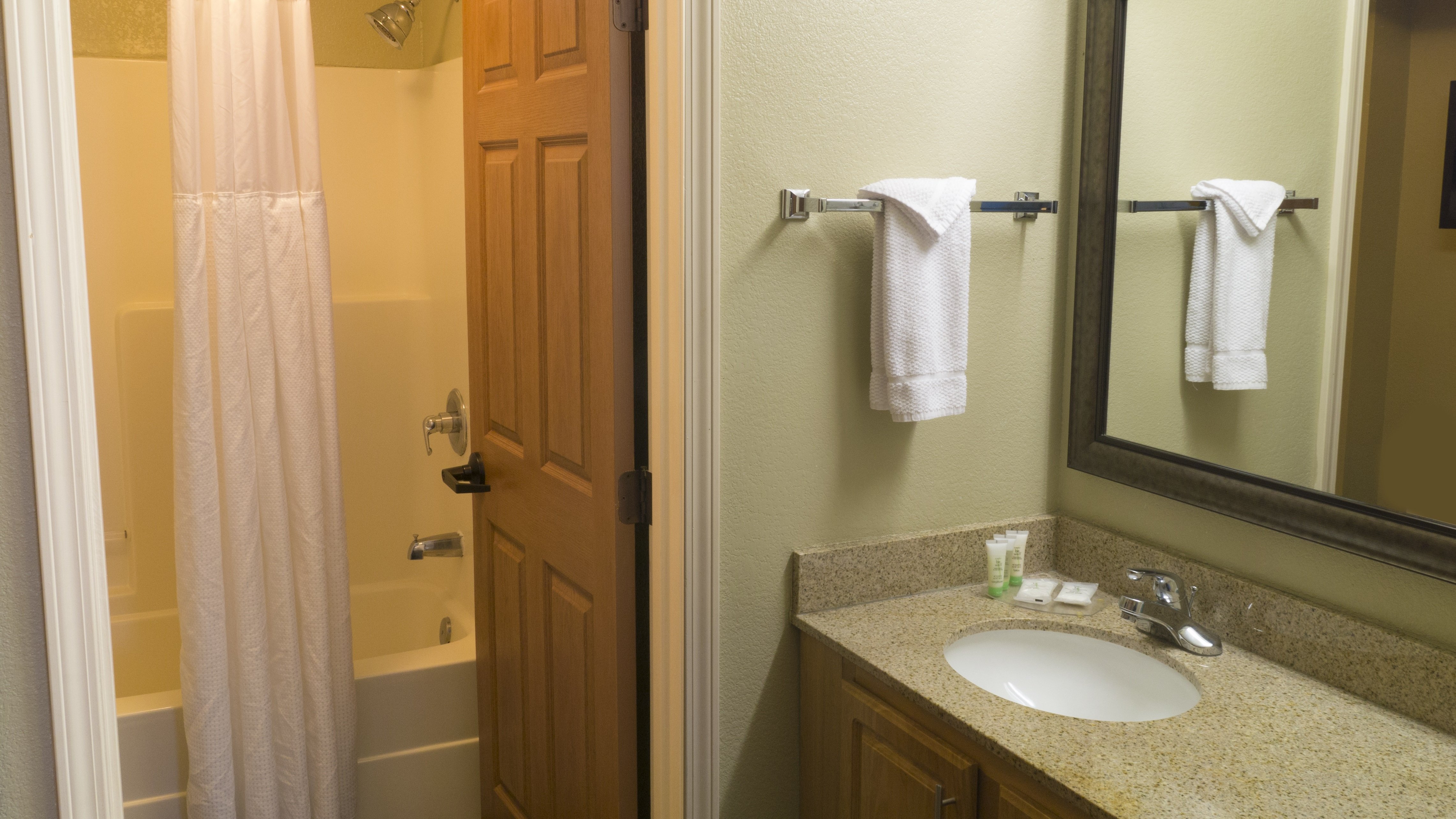 Staybridge Suites Columbus-Dublin 78/80