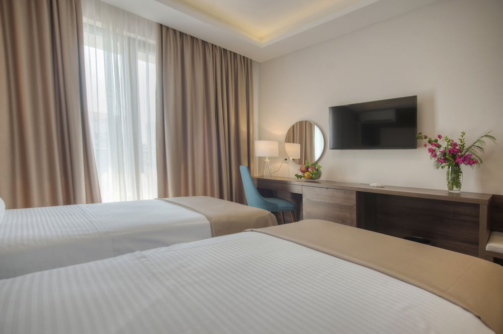 HOTEL TWELVE by Aycon 19/58
