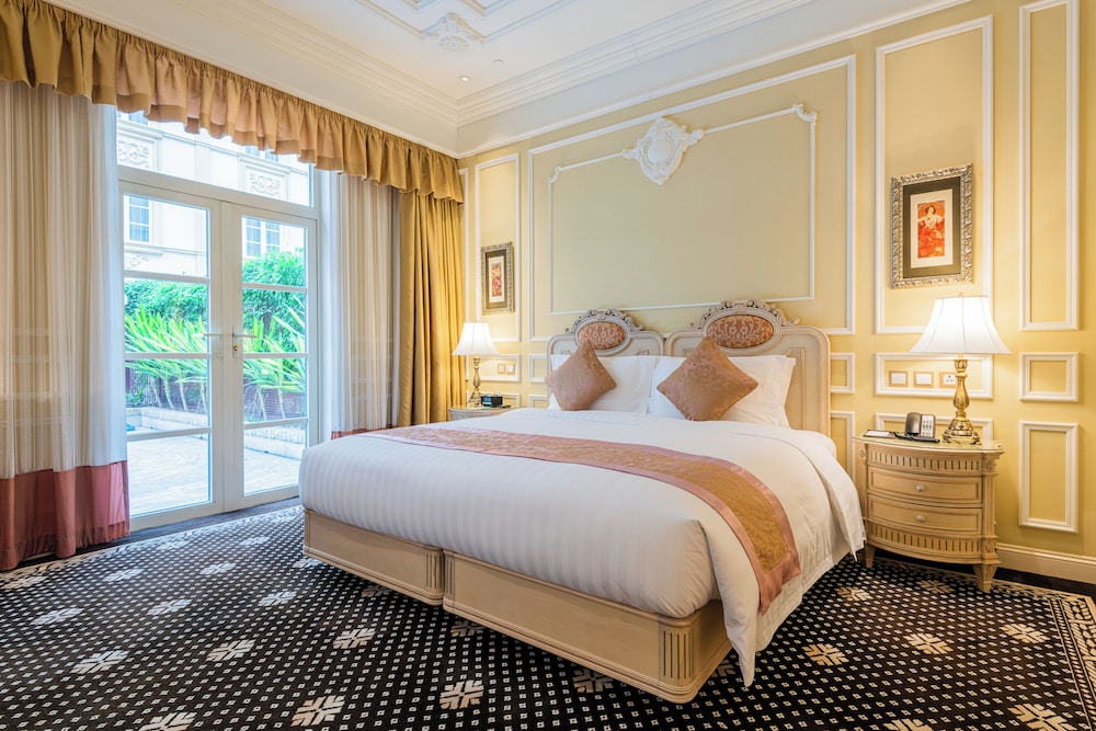 DELUXE, SUITE, GARDEN VIEW