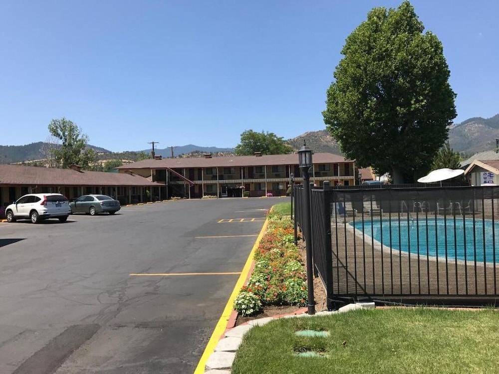 Klamath Motor Lodge 54/64
