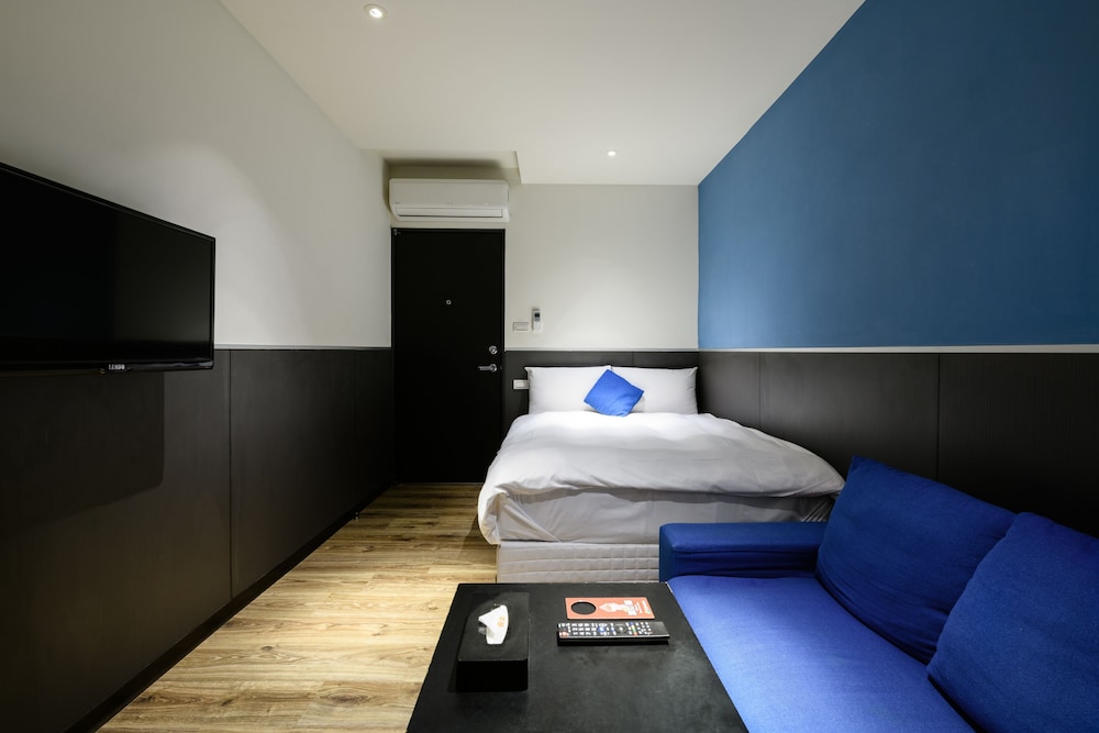 Colormix Hotel Hostel 24/47