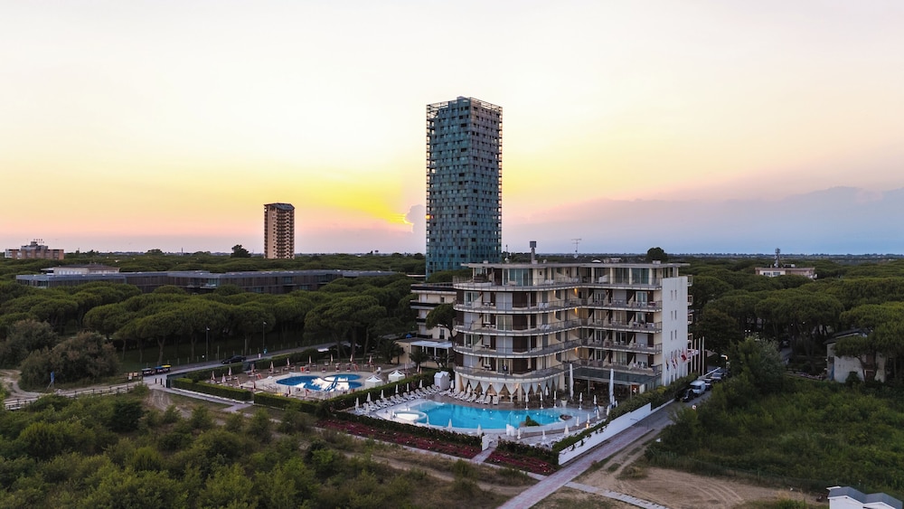 JESOLOPALACE HOTEL & APARTHOTEL 6/69