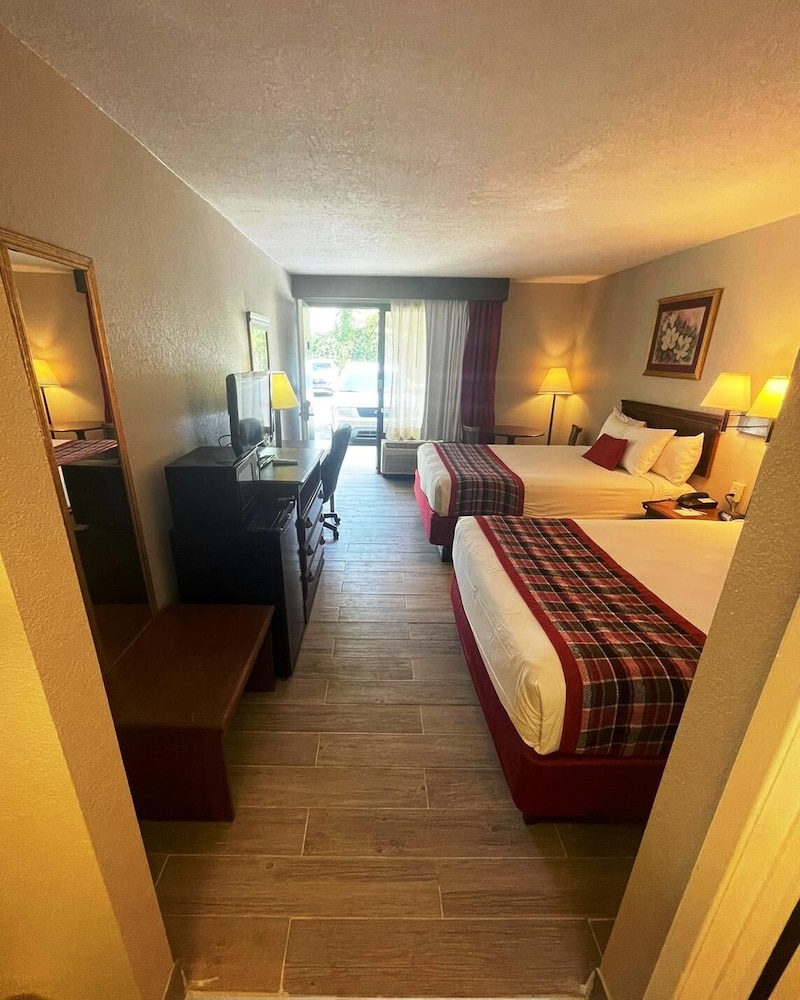 Days Inn by Wyndham Hoover Birmingham 23/56