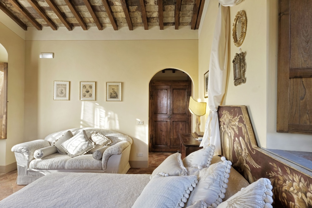 Il Falconiere 50/83