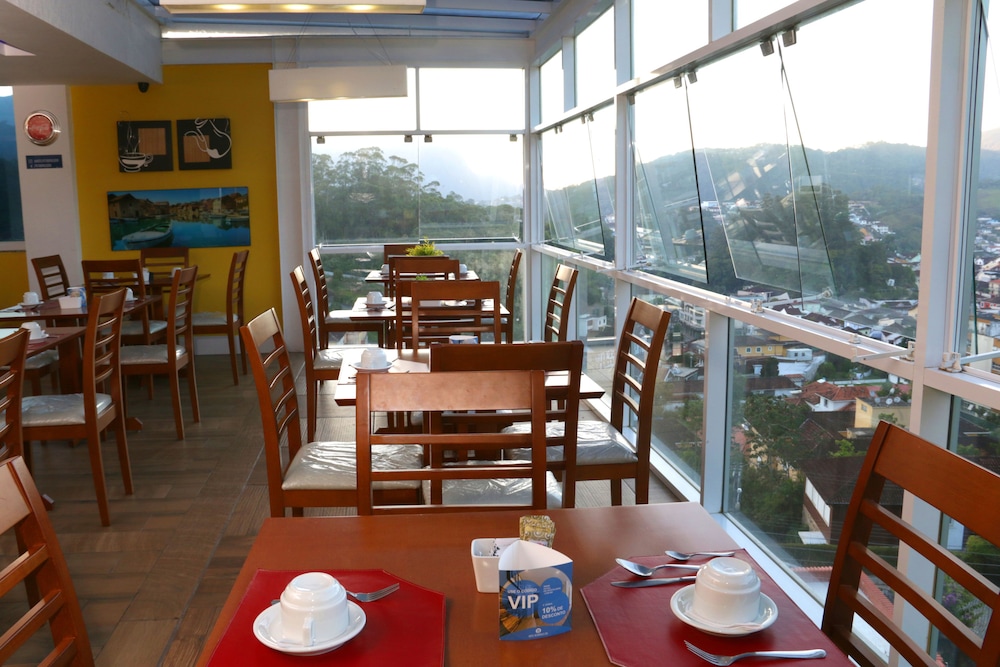 Petropolis Inn 40/50