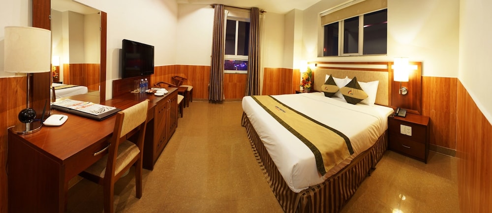 Vian Hotel 16/67