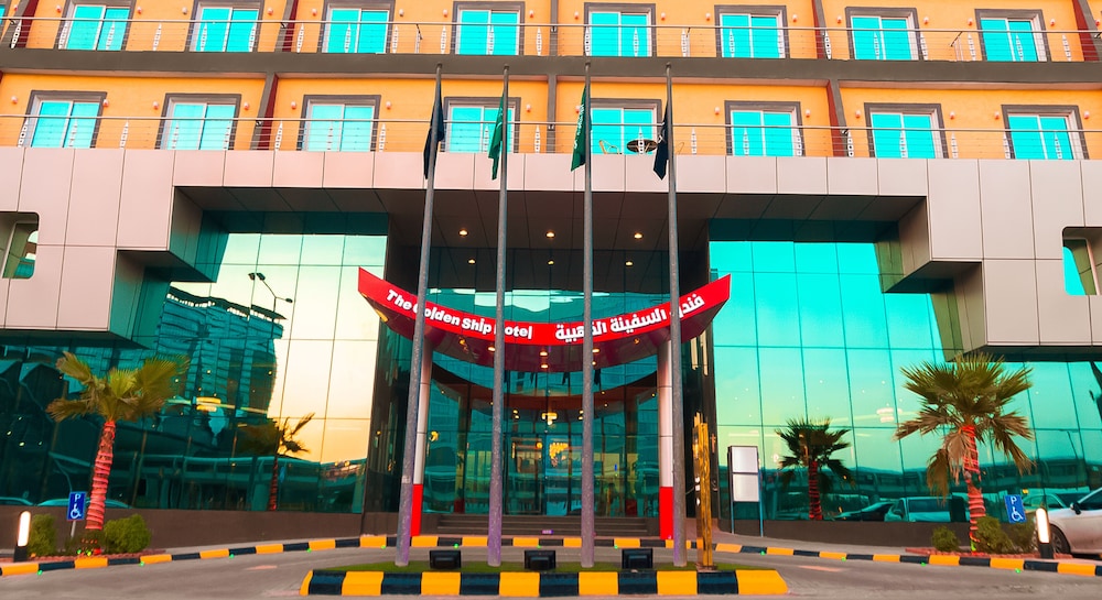 Golden Ship Hotel photo1