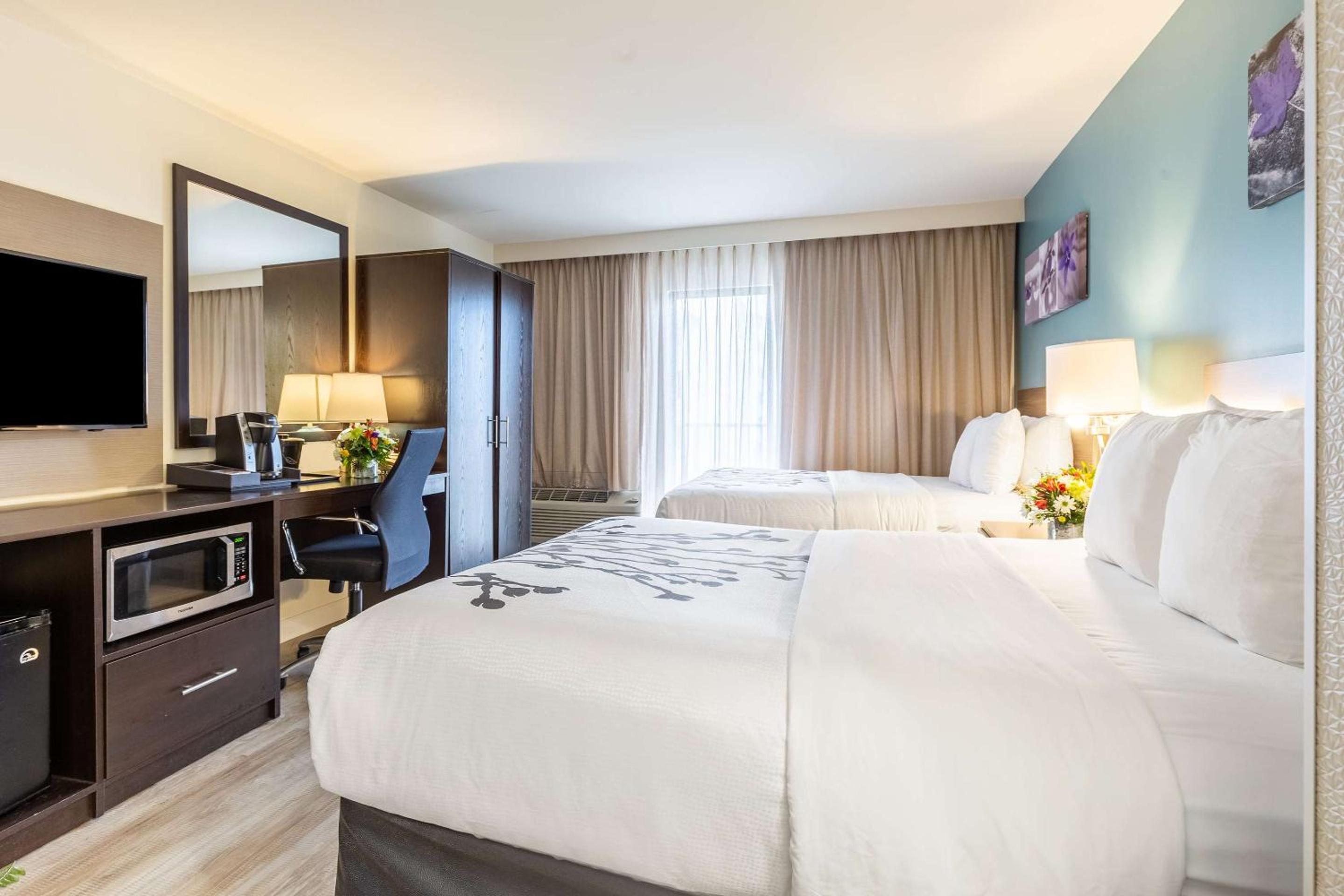 Standard, 2 Double Beds, Gulf View
