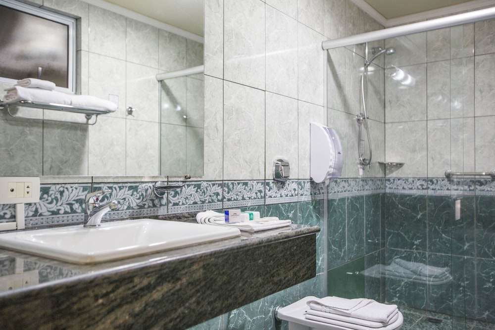 Astron Suites Sao Jose dos Pinhais 48/54