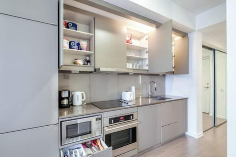 Peter Street Downtown Toronto Suites 3/13