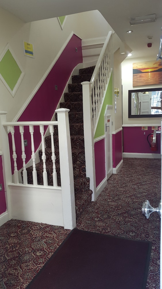 Twickenham Guest House 5/49