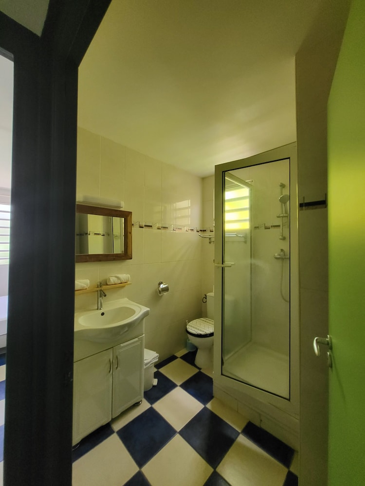 Courbaril Village 50/50