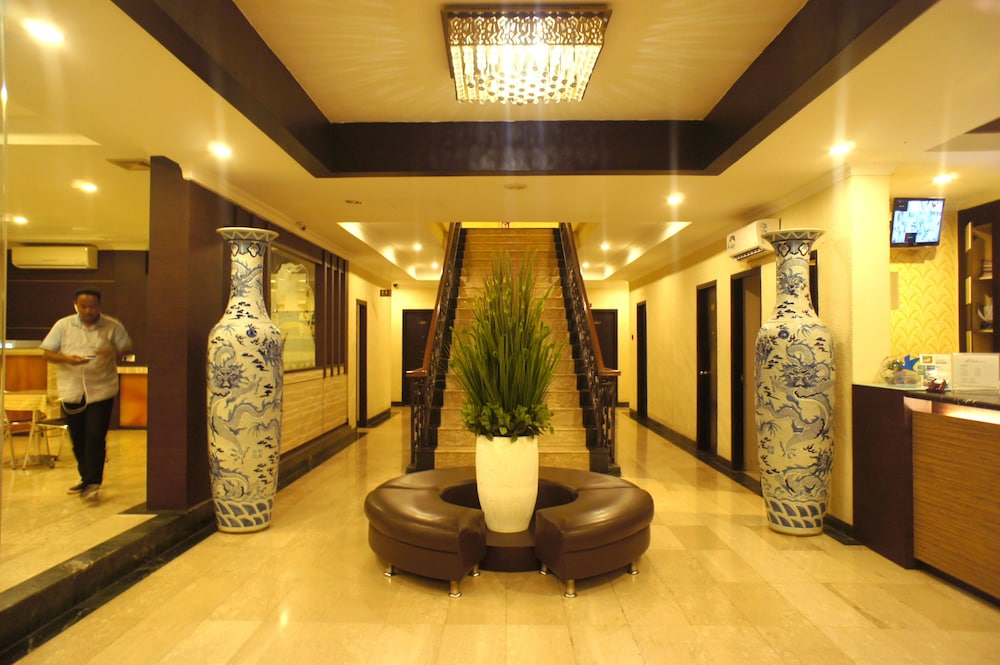 SKY VIEW HOTEL 16/44