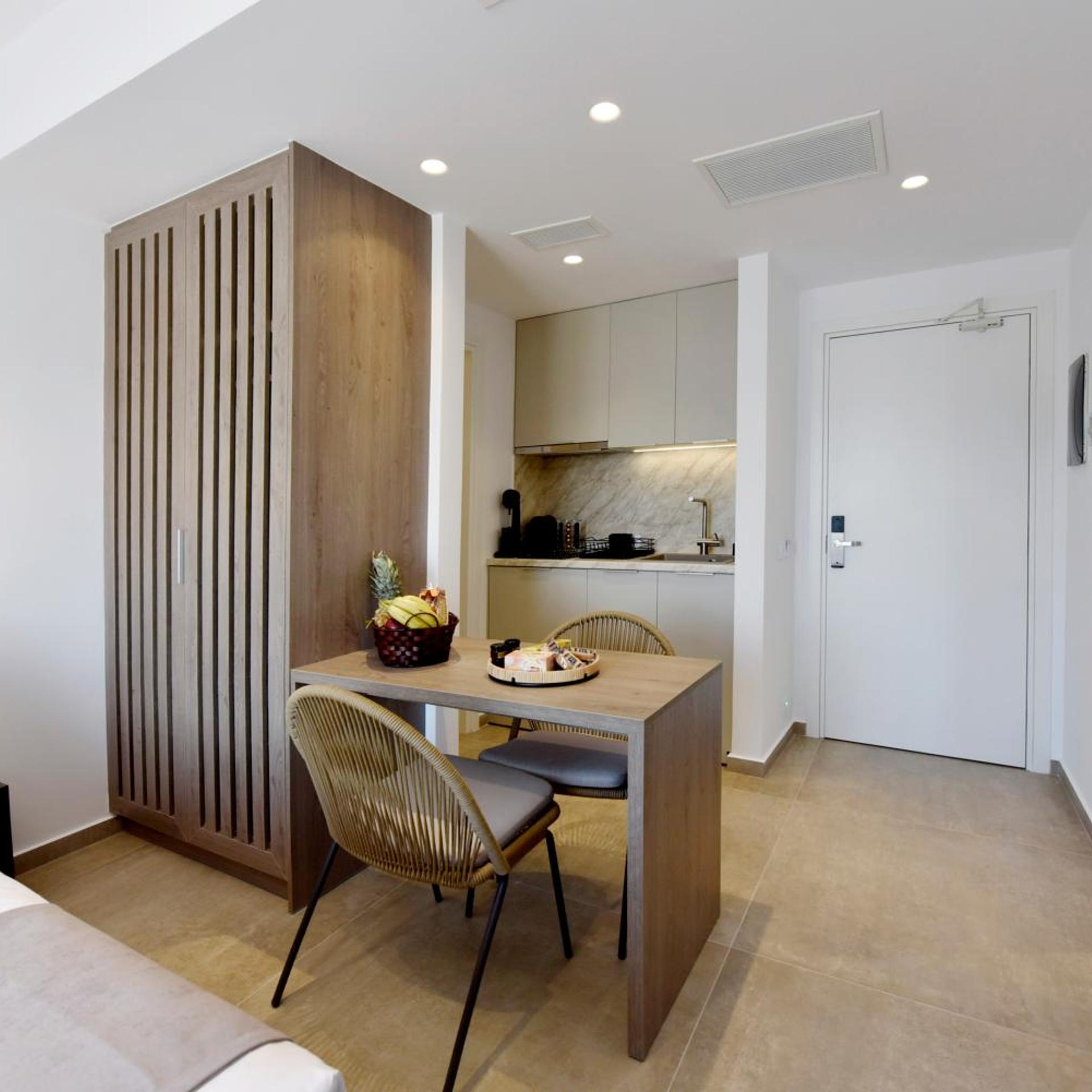 Anais Milos Suites 10/60