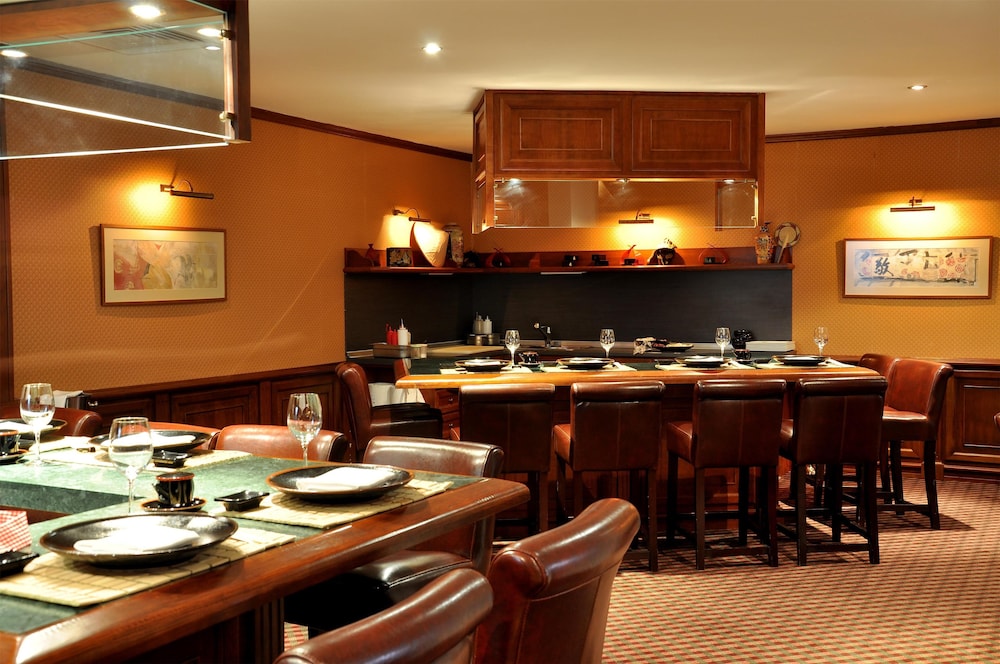 restaurant cafeteria