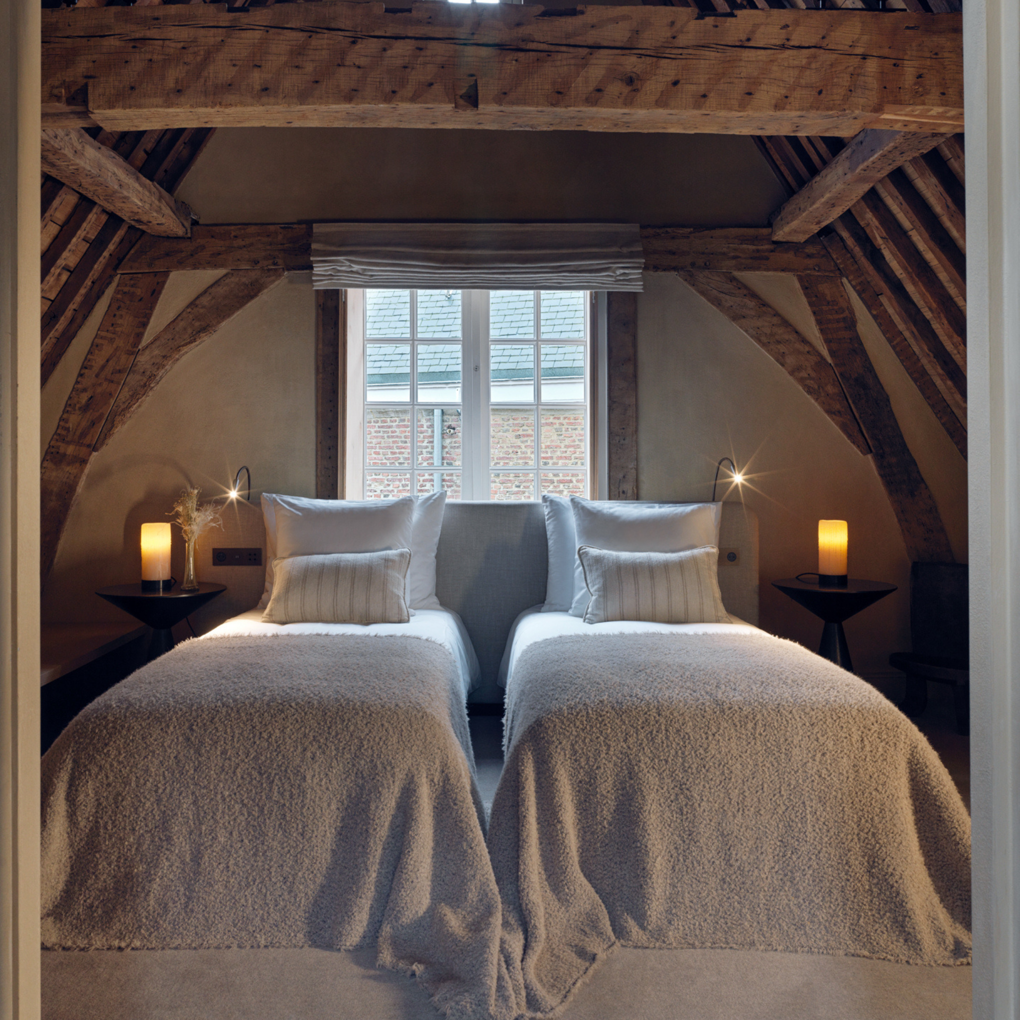 2 Bedrooms, Suite